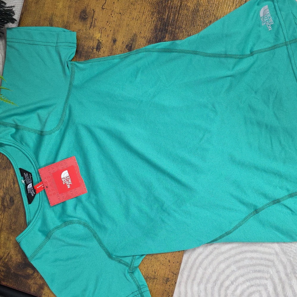 The North Face OnTheGo Billiard Green Performance Tee - Picture 3 of 10